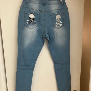 Ladies jeans NWT . Never worm. 26W x 36 L
